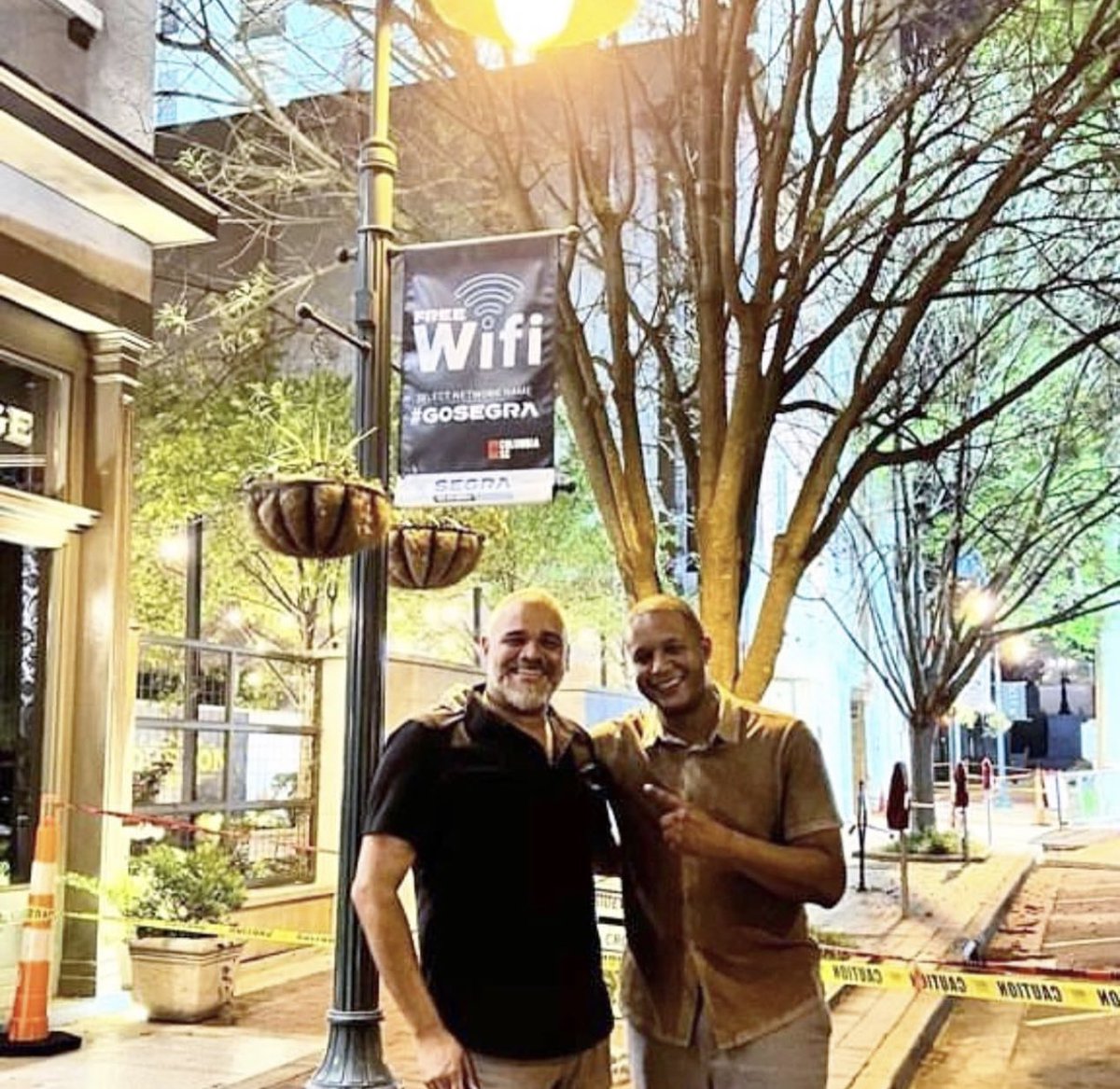 mainstcolasc's tweet photo. When @craigmelvin stops for a #MainStColaSC photo op, you know we’re going to share it. 📸 @moxycolumbiadowntown https://t.co/jY2fmohpSH