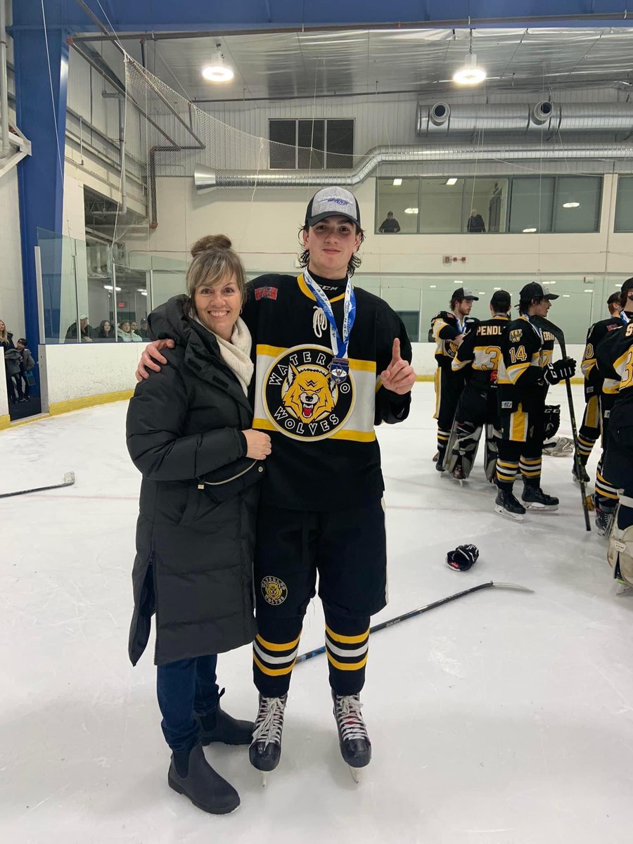 dumpuniac's tweet photo. Pretty good run for Declan.  First OBA baseball champs.  Now Alliance hockey.  Off to the OHF’s https://t.co/idajd70aL7