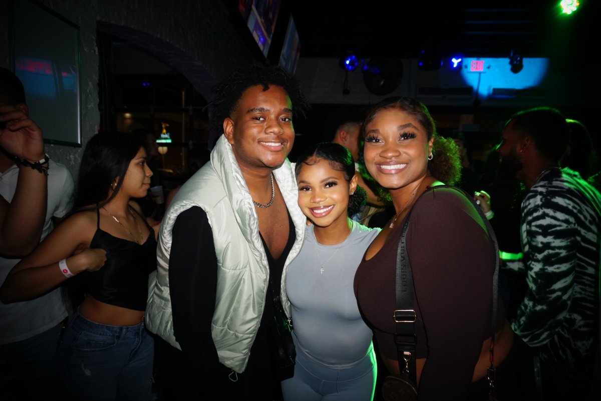 thetwelve25's tweet photo. WELL WEDNESDAY 😆

$1 Wings
$2 Tipsy Elephant
$3 Kamikaze
$5 Wine
$5 WELLS

Only at Twelve25 🔥

#bama #twelve25 #UA #tuscaloosa #UniversityofAlabama #rolltide https://t.co/7Dikam3wWp