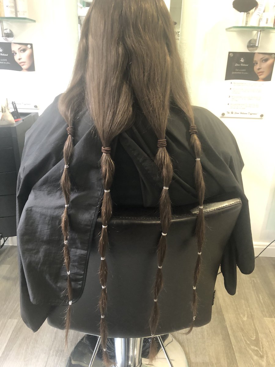 donnabeck80's tweet photo. 22 inches of mane donated to @LPTrustUK https://t.co/5s4fVUhtJp https://t.co/HIwTMxL5uo