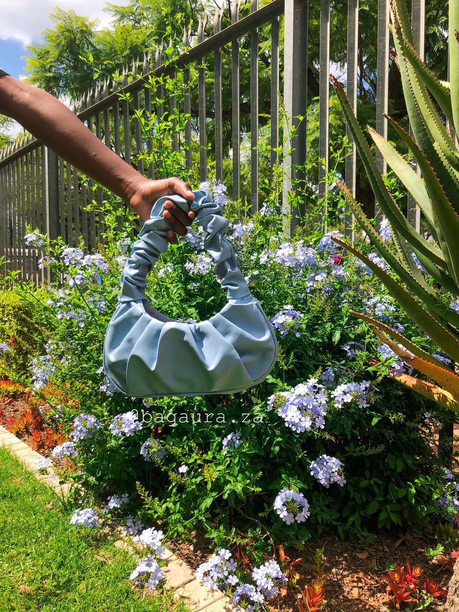 Bagaura_za's tweet photo. 💙 

#drbags #bagaura #handbags #smallbuisness #fashion #GirlTalkZA https://t.co/tZxvHGIOC0