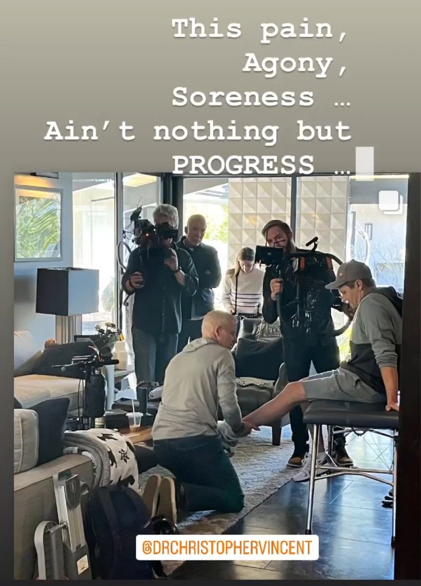 RENNERSFANS's tweet photo. nothing more beautiful than seeing your progress in giant steps... come on hawkeye... my hero @JeremyRenner #JeremyRenner #rennerfans 🥰🥰🥰🥰 https://t.co/pI1PiKrlR3