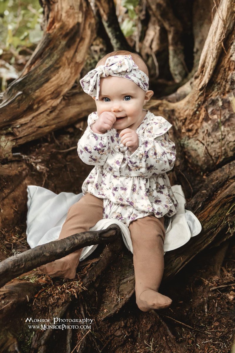 Between bouts of pouring rain and sunshine we had a wonderful time capturing the Grandon family. Baby Maggie sure is a cutie-pie!

MonroePhoto.com
Husband and Wife Duet

----
#familyphotography #familyphotographer #familyphotos #oregonfamilyphotographer #under5k