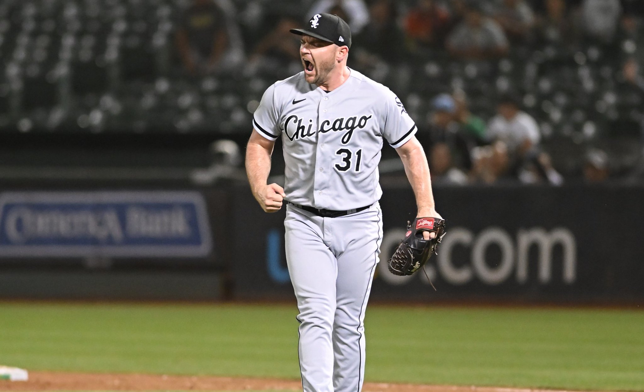 White Sox closer Hendriks completes final round of chemo