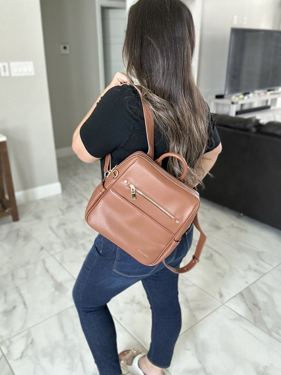 larissav_ugc's tweet photo. Mom on the go 🤪 Loving this upgraded diaper bag 🥰 #ugccommunity #ugcimages #ugccontentcreator https://t.co/2L4YaHpWGf