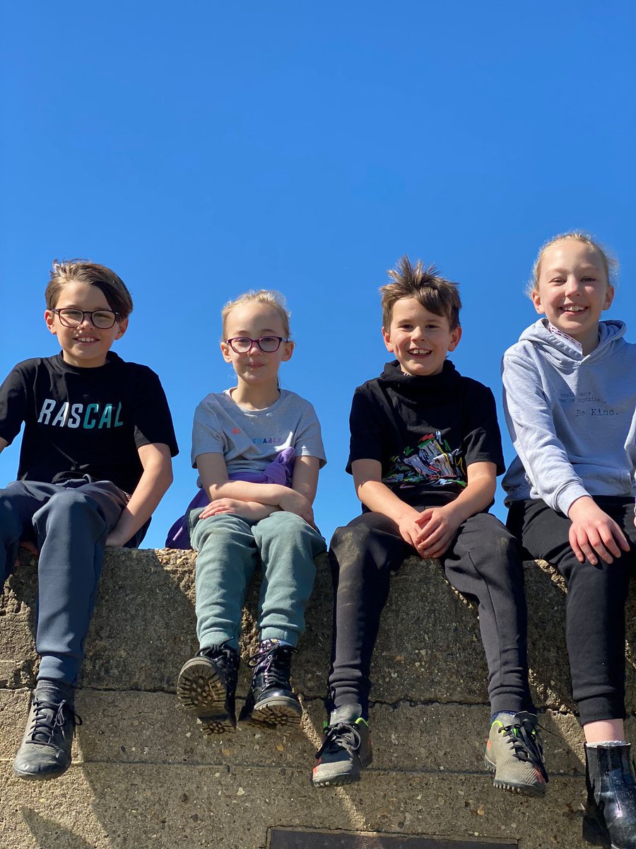 ChristaOsman87's tweet photo. Easter fun with my family is exactly what I needed this week. Next week will be a work week, finishing of my PGCE 🤞🏻 https://t.co/BrCq1uQJht