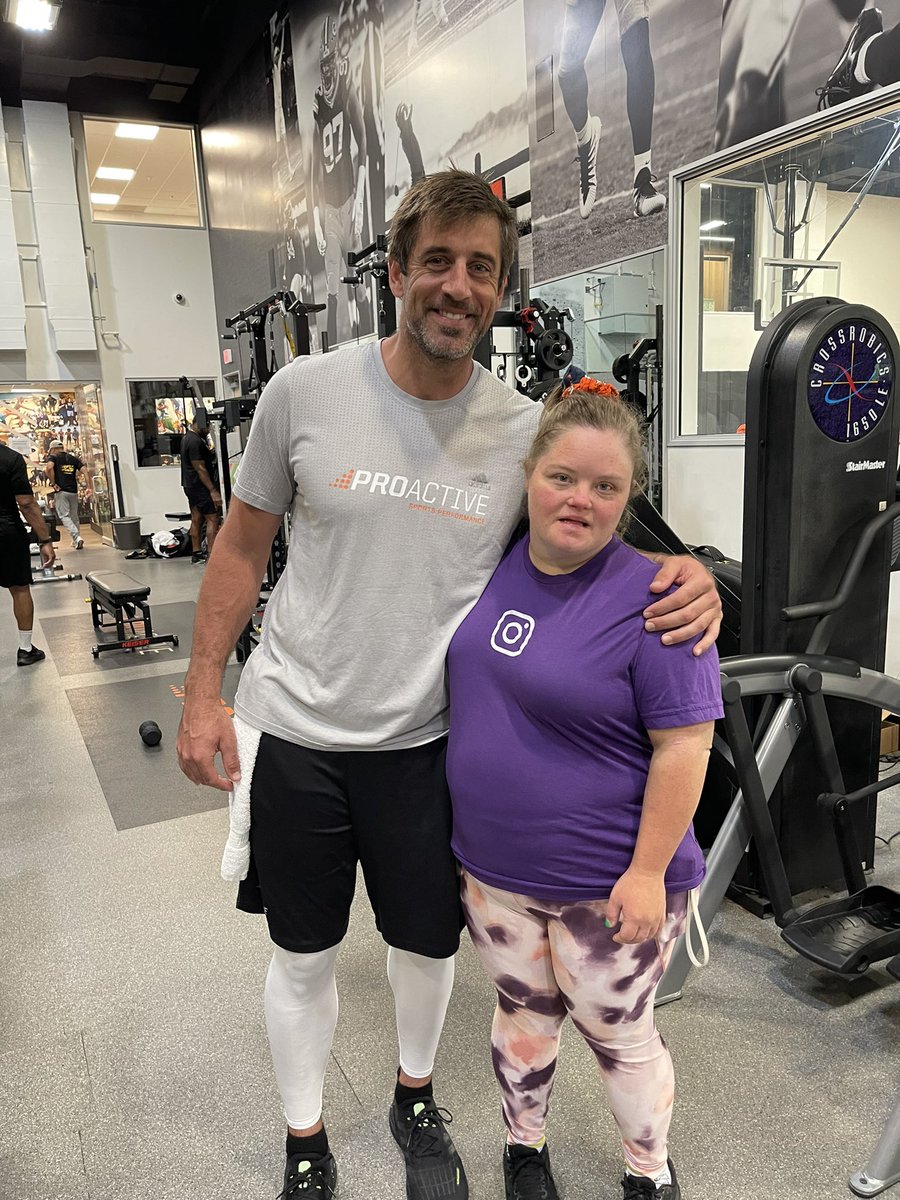 Kim2933sing's tweet photo. Ashley and her two favorite football players🏈🏈❤️😊@alexsingleton49  @AaronRodgers12 https://t.co/bPCi55HDSC