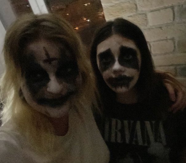 Когда хотел закосить под металлиста а потом вспомнил что ты просто клоун… но зато с самой ахуенной подругой по совместительству легендой <a href="/deadowes/">рэд хот чили аришка.</a>