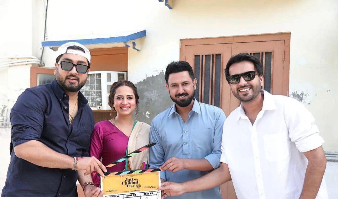 Sargun Mehta, Gippy Grewal starts shooting for their new film ‘Jatt Nu Chudail Takri’

Best wishes to the whole team. 

 #Jattnuuchudailtakri
@ravidubey2312
@sargunmehta @dreamiyata