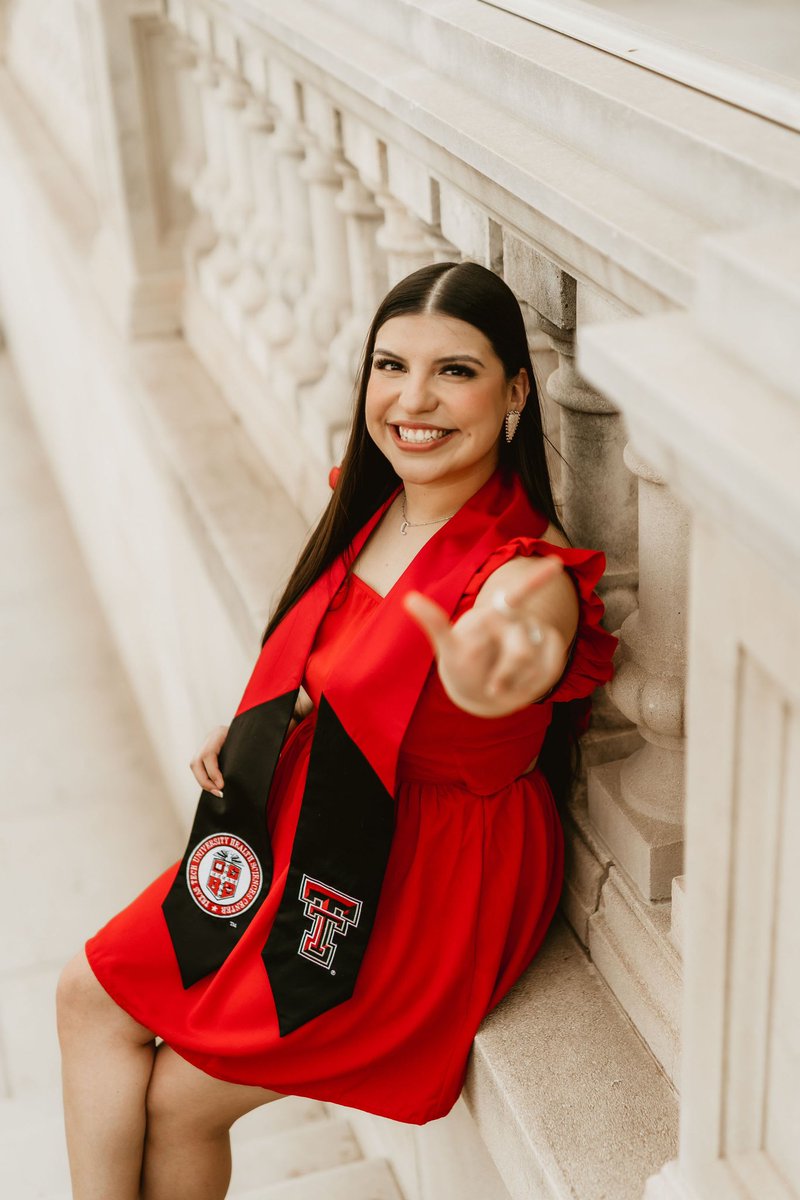 Caammii04's tweet photo. I’m DONE with nursing school!!🎉🩺❤️‍🔥👆🏼29 more days till graduation! 🎓 https://t.co/fOr0cRMqbr