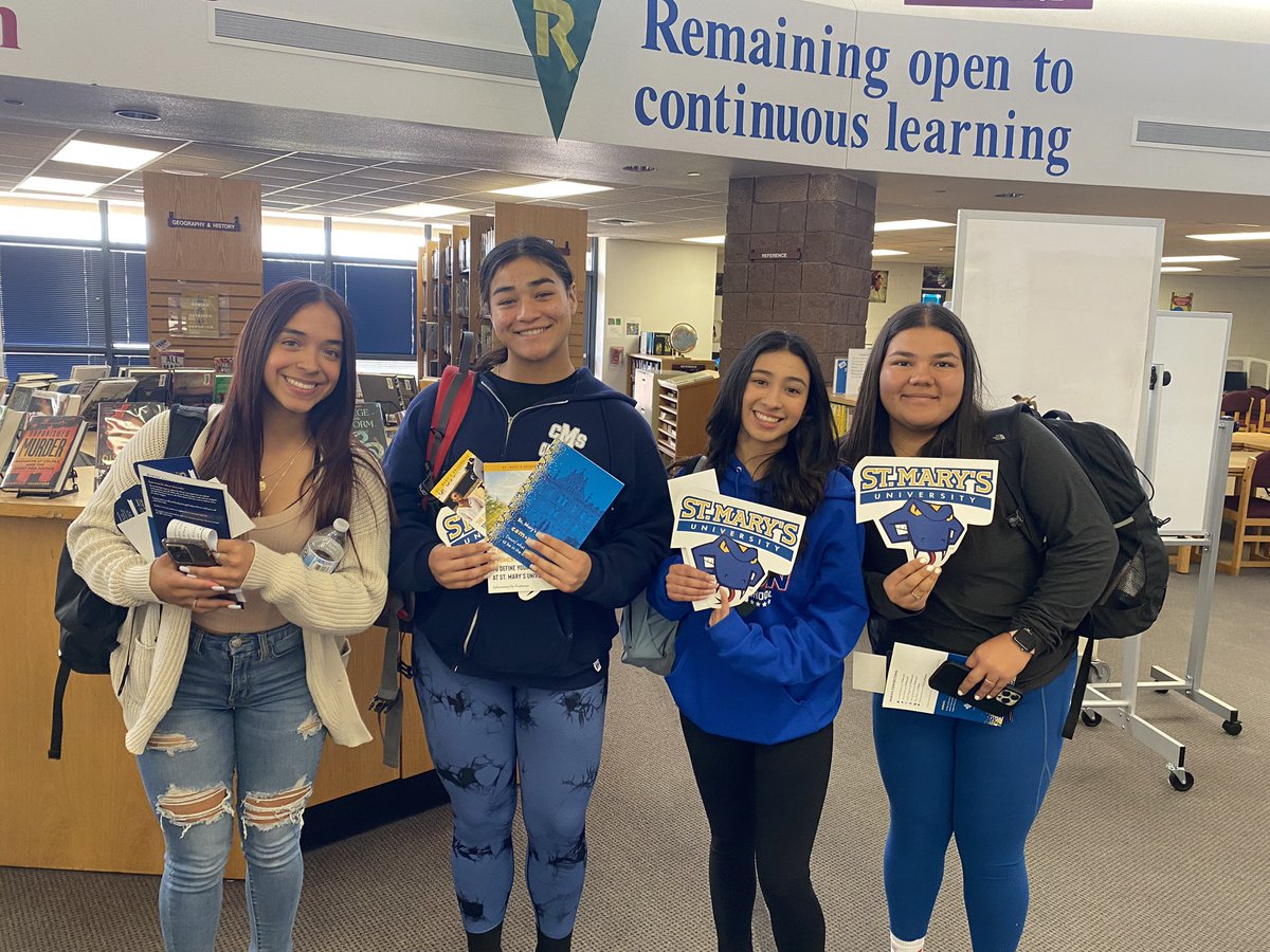 Some of our Trailblazer Juniors starting to think about their college future with St. Mary’s University! Go Rattlers!!!🐍 💙💛 #TEAMSISD <a href="/StMarysU/">St. Mary's University</a>