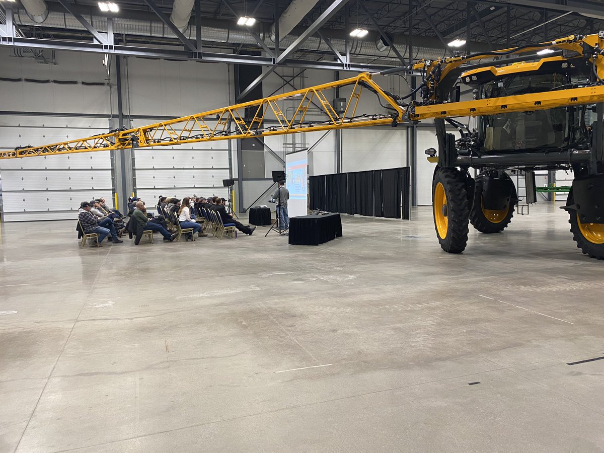 rhutchsce's tweet photo. Back at it today with @SouthCountryEq annual @JohnDeere sprayer and technology update clinic @REALDistrictyqr. Super proud of our team again today, and all our guest speakers that supported us and our customers today! Big thank you to all our customers for the continued business! https://t.co/8olIpNyb7O