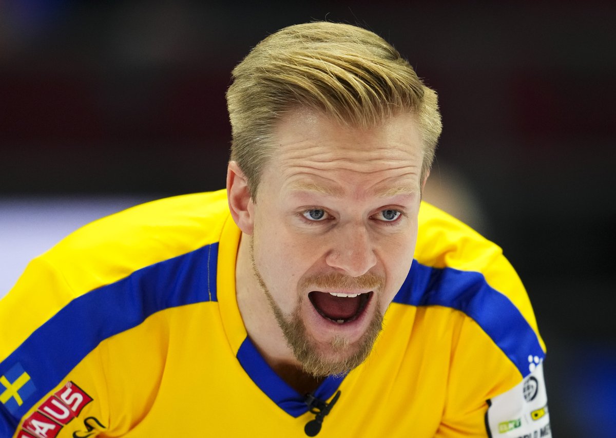 The greatest #curling shot of all-time? 

MUST SEE: tsn.ca/must-see/video…