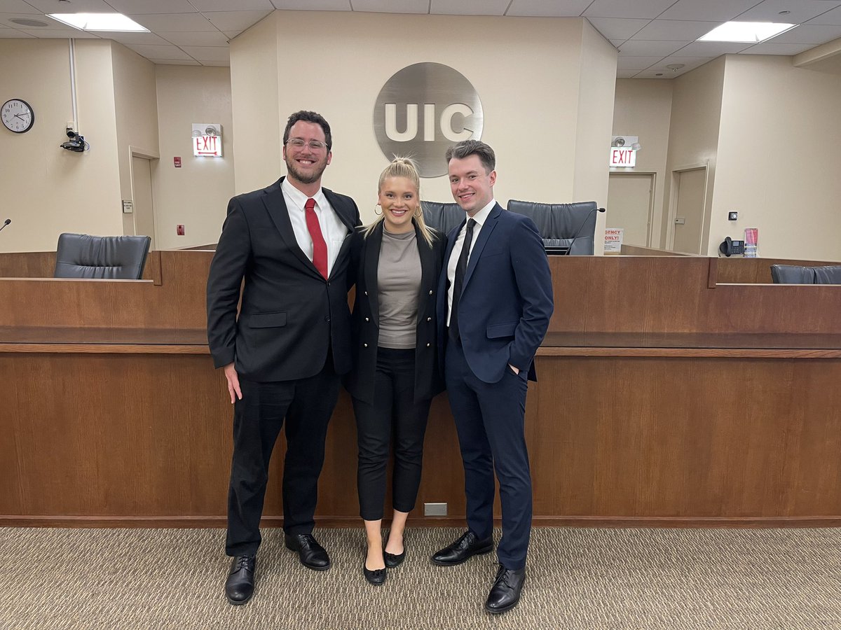 constancechron's tweet image. Yesterday I participated in my first trial at @uiclaw. Although there were no winners or losers, I’m happy to have had the opportunity to try a case with my peers!👩🏼‍⚖️⚖️