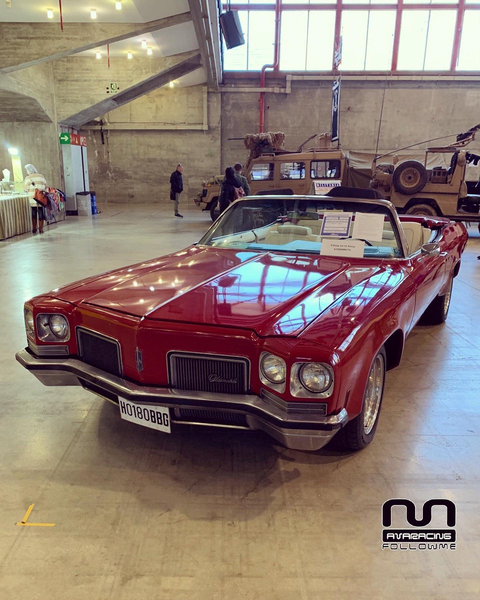 avaracing's tweet photo. Si tuvieras que elegir uno de los dos cabrios?🤔
.
#debate #americancars #cabrio #descapotable #ford #mustang #oldsmobile #delta88royale #gasolina #Bigblock #exoticcars #bigcars #petrolhead #nicecar #dreamcar #autosclasicos #classiccars #cochesclasicos #retro #vintage #avaracing https://t.co/neCdGt70RT