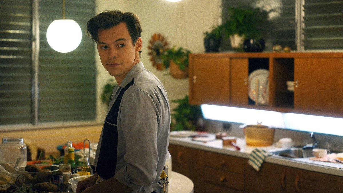 HarryTo100's tweet image. Harry is nominated for TWO #MTVAwards — Best Kiss for My Policeman &amp;amp; Best Villain for Don’t Worry Darling

Dont forget to vote 20 TIMES EACH for both categories on vote.mtv.com especially today since votes are doubled all day today !!!!!

LETS WIN HARRY THESE AWARDS 🥳