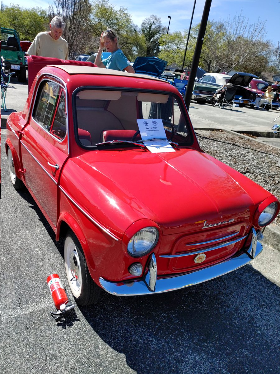 Have you ever seen a Vespa 400? This was the first one I've ever seen in person. Micro cars are so neat! #classiccars