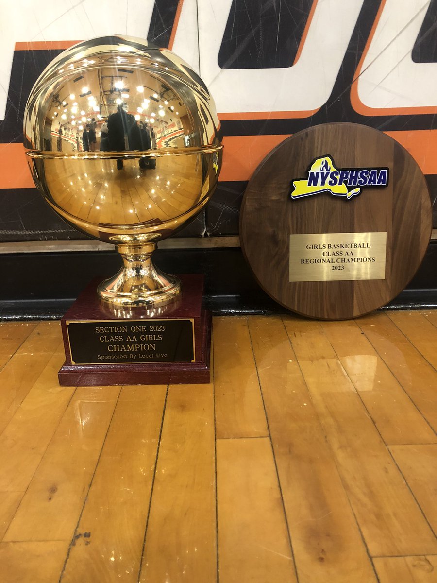 FrenjiSPORTS's tweet photo. Had a good year!!! League, Sectional and Regional Championships; State Semifinals; 200 coaching career wins #whiteplainsbasketball Lady Tigers https://t.co/eTrElW02gT