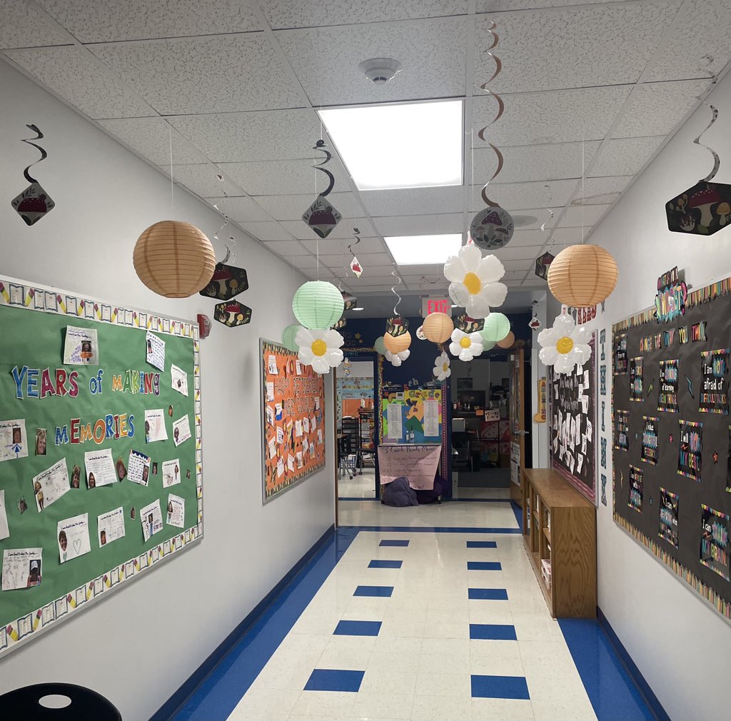 North_Tweets's tweet photo. The 5th graders surprised Mrs. Gourley with some pretty special bulletin boards to celebrate her upcoming retirement. Congrats, Mrs. Gourley! You will be missed! 
#Proud2BNorthies #JCSchoolsChampions #WEAreElementary https://t.co/AMwZn4amWq