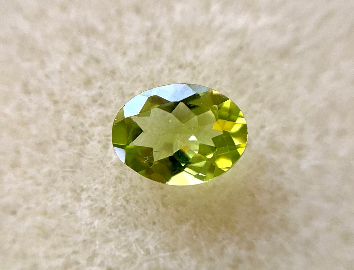 BySupply1's tweet photo. 1.10 Ct. Natural Pakistan Peridot Oval Cut Lot of 1 by BySupply https://t.co/7V8t5zIoxZ #bysupply #Etsy #NaturalPeridot https://t.co/aRb26FkKcN