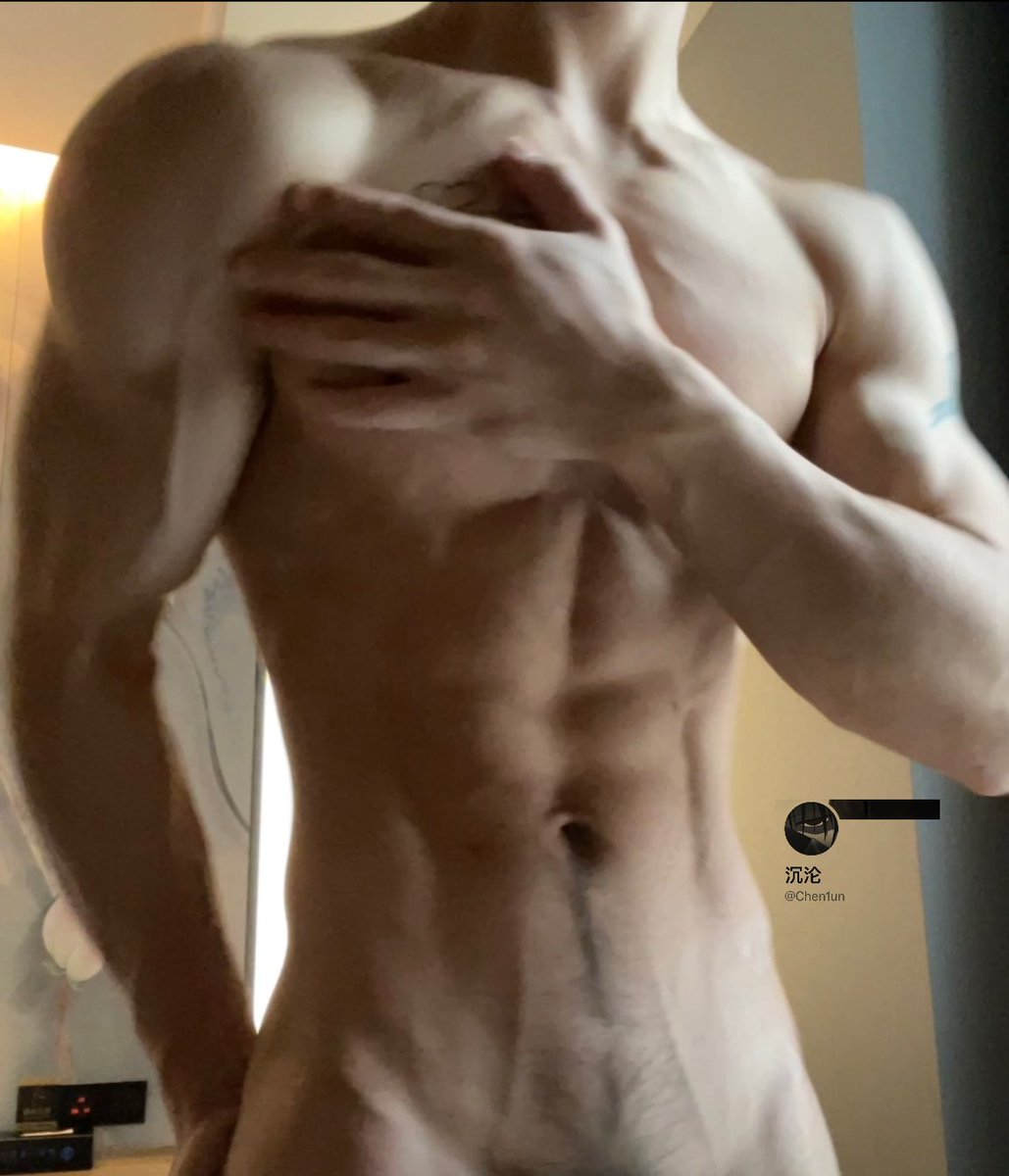 宽肩窄腰  才是男人最好的单品 https://t.co/v4BYU1cdrE