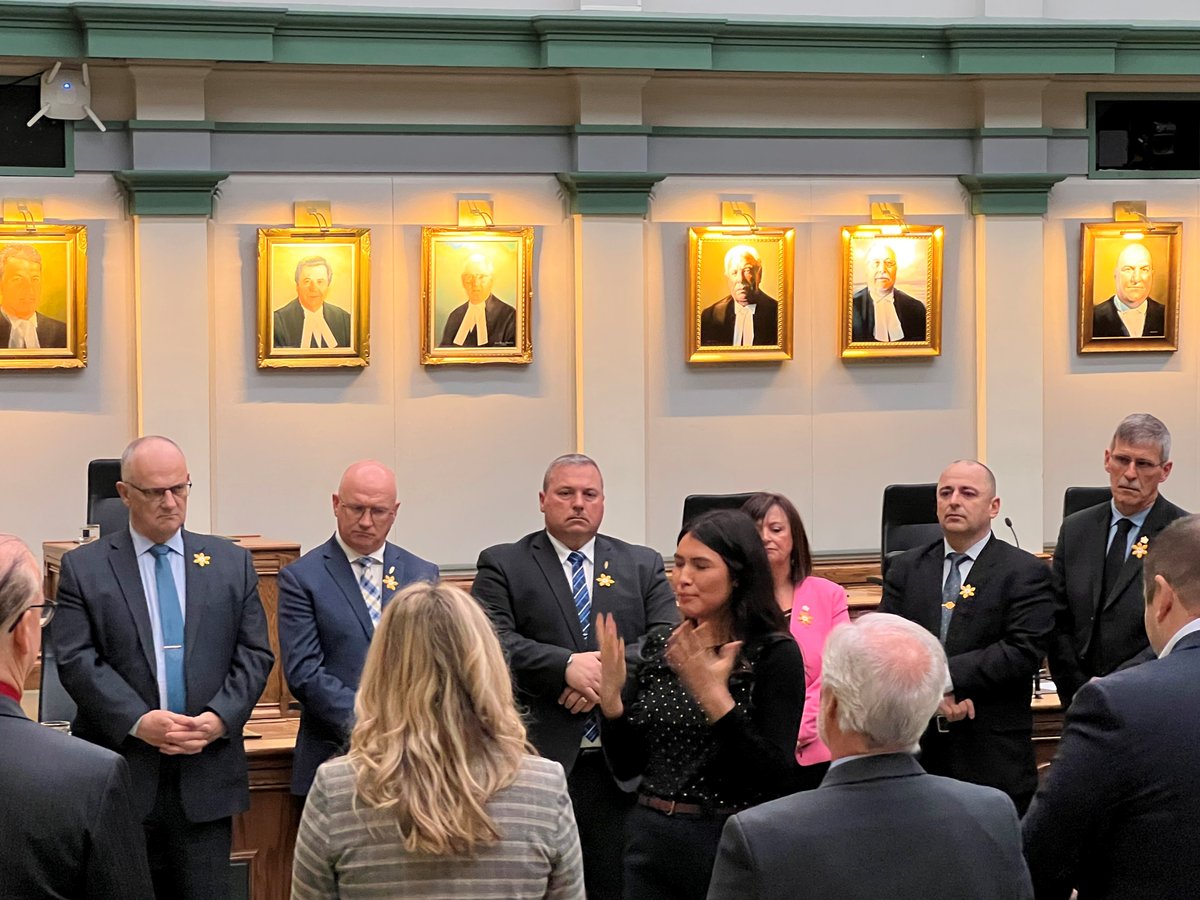 🧵1/2 MHAs gathered in the Chamber this morning for a ceremony with <a href="/Moose_Hide/">Moose Hide Campaign</a> representatives David Stevenson and Sage Lacerte, as well as NunatuKavut Community Council President Todd Russell.