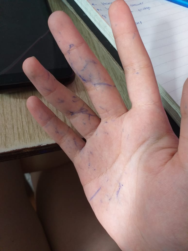 no sé q mierda hago con la lapicera pero siempre termino así: