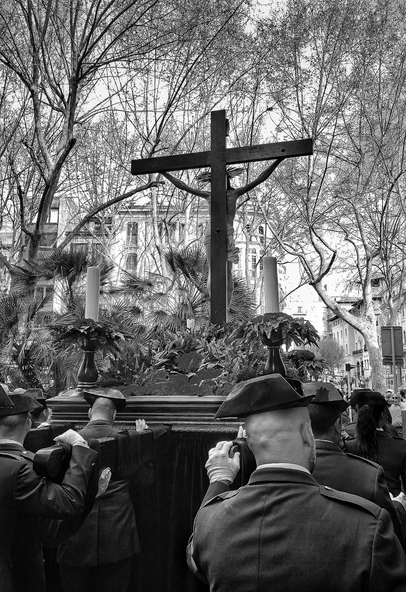 UsecicB's tweet photo. “Un pueblo sin tradición es un pueblo sin porvenir.”
- Alberto Lleras Camargo 
Semana Santa - Holy Week
#fotografiamilitar #bwphotography #bw
#procesion #policepics  #blancoynegro #honor #uniforme #militar #guardiacivil #bwart #semanasanta #custodios #procesion #urbanphotography https://t.co/ELhb8kW6wO