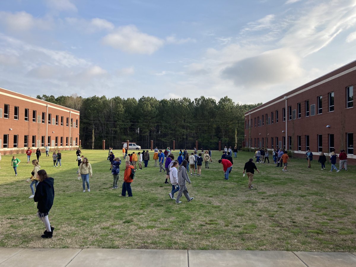 LFMS_Library's tweet image. We love everyone in our library! 6th grade math took over our library today with a jellybean hunt TN iReady review focus on ratios and percentages!