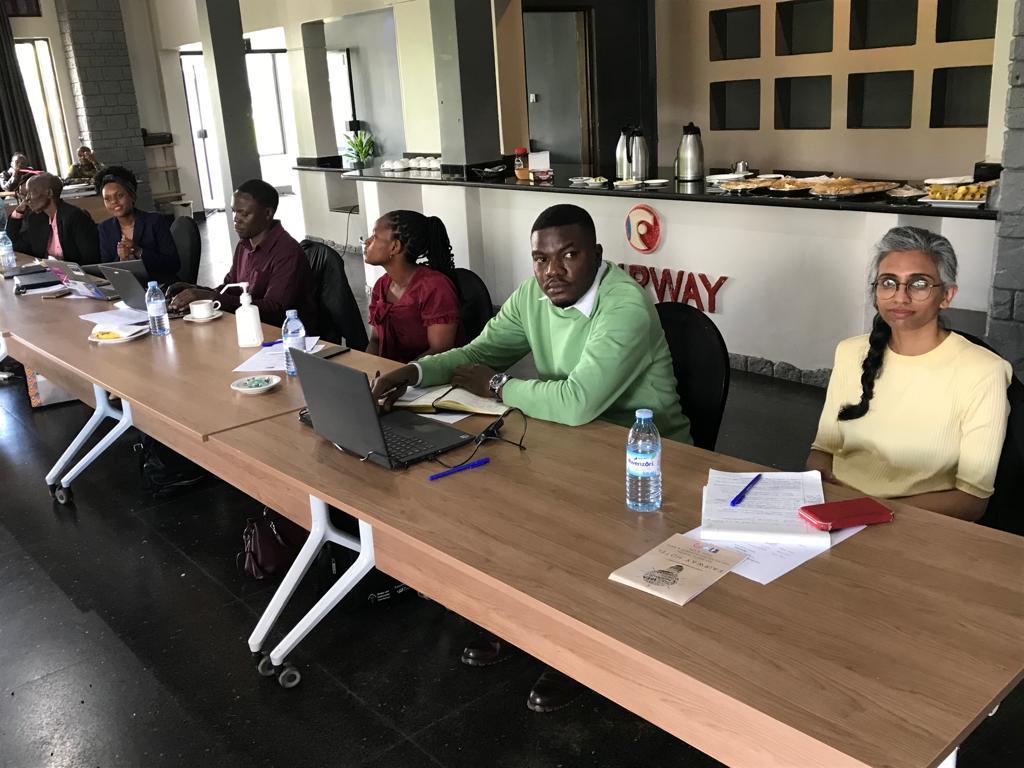YouthLineForum's tweet photo. Youth Line Forum staff presentation about youth in the informal trade under ubarn formalities(Just  city  and future plans) organised by FES https://t.co/OeXH8iObn0