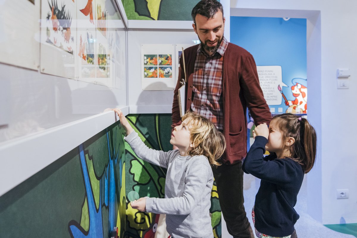 PistoiaMusei's tweet photo. All’ingresso della mostra "Altan, Cipputi e la Pimpa" è sempre disponibile il nostro #FamilyKit, contenente attività da fare durante la visita della mostra, materiali creativi e spunti per attività da fare al museo e a casa 🖌️🎭🎨
https://t.co/hfGlrMSwha https://t.co/voubdHNpGe