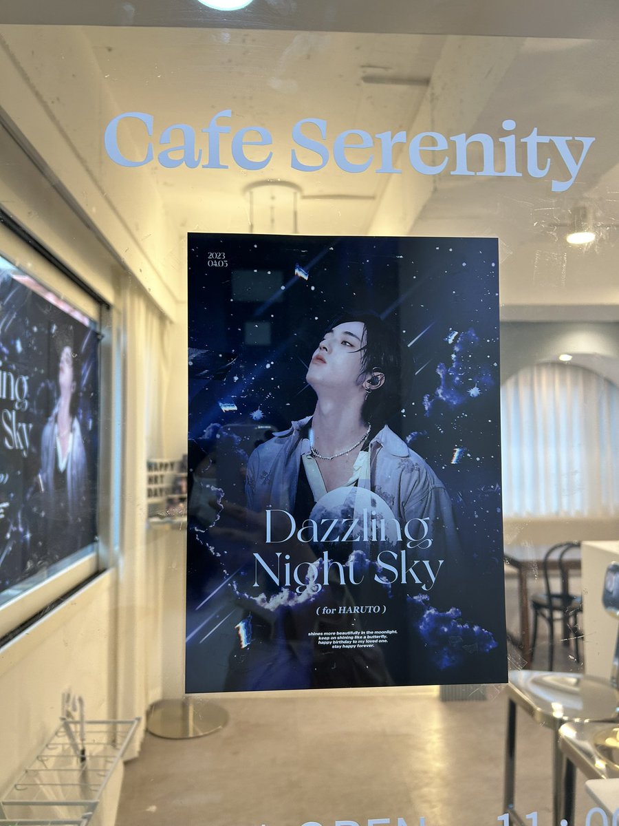 ddoorru's tweet photo. 📍카페 세레니티

몽환적이고도 루토랑 잘어울리는 디자인의 컵홀더 너무 조왓구 루루 마카롱.. 넘 기여워요 집와서 루루 마카롱 머거봣는데 초코인데도 많이 안달구 꼬끄도 퐁실해서 넘 마싯엇어요!! 투명포카프레임도 나이트가든 루토 포카랑 잘어울리더라구요‼️
#밤하늘에_빛나는_루토에게 https://t.co/WehlqtUof0