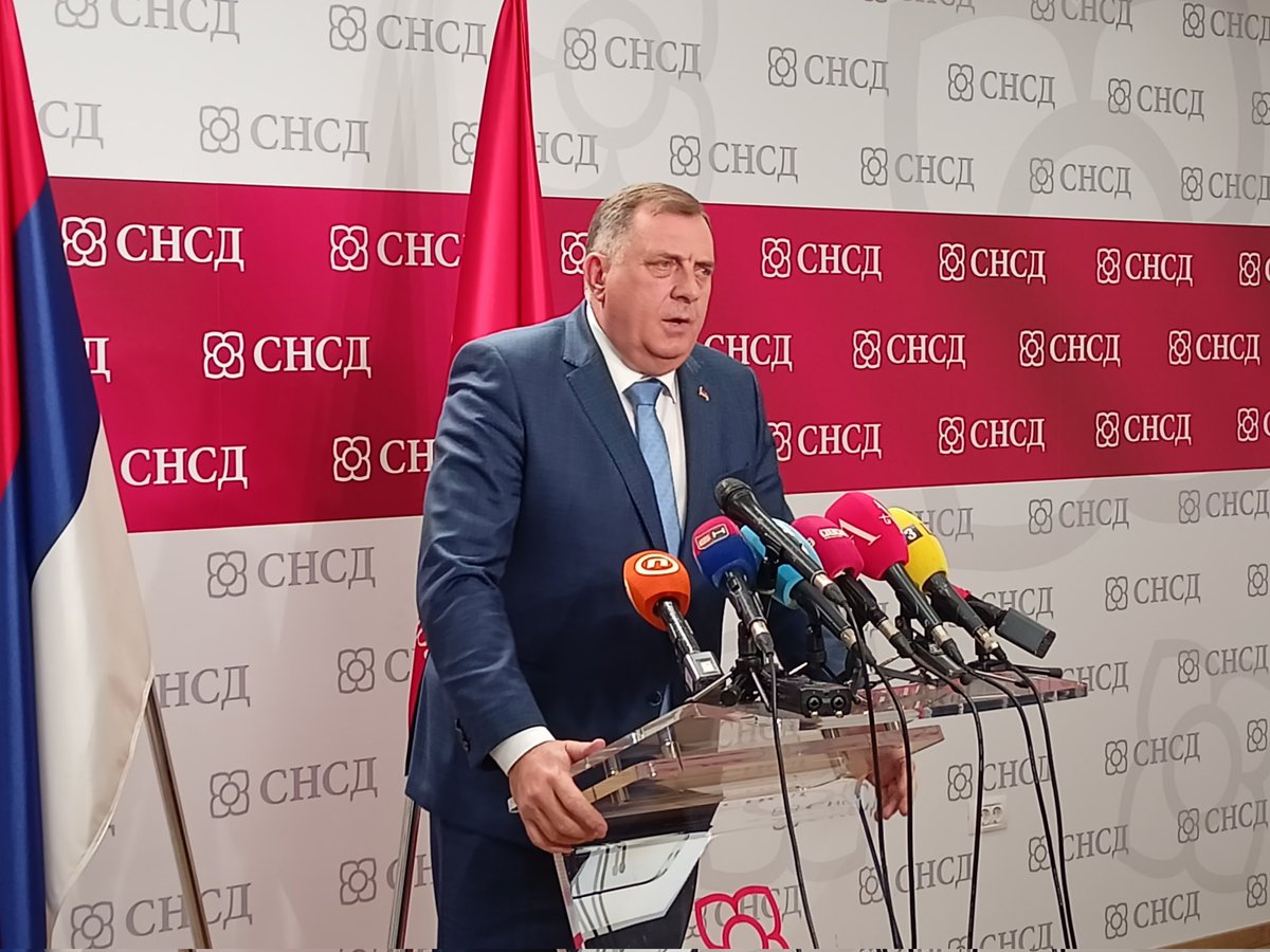 AJandric's tweet photo. Dodik: Republika Srpska će predložiti da pitanje imovine bude riješeno potpisivanjem ugovora između RS i FBiH, kojim će biti definisano da je imovina vlasništvo entiteta u kojem se nalazi. https://t.co/OEju8EN294