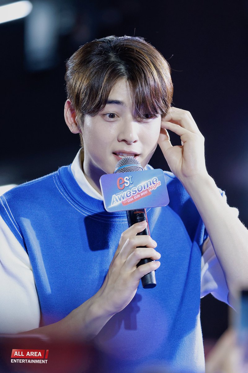 allarea_ent's tweet photo. ภาพความน่ารักของหนุ่ม #ชาอึนอู ในงาน
 Est cola Presents “Awesome Night with CHA EUN WOO” ณ ลานพาร์คพารากอน

#Welcome_CHAEUNWOOtoThailand
#estColaxChaEunWoo
#estColaBorntobeAwesome
#estColaxCHAEUNWOO 

#아스트로 #ASTRO #CHAEUNWOO #이동민 #차은우 #ชาอึนอู #ชาอึนวู @offclASTR https://t.co/9eDeglzLnG