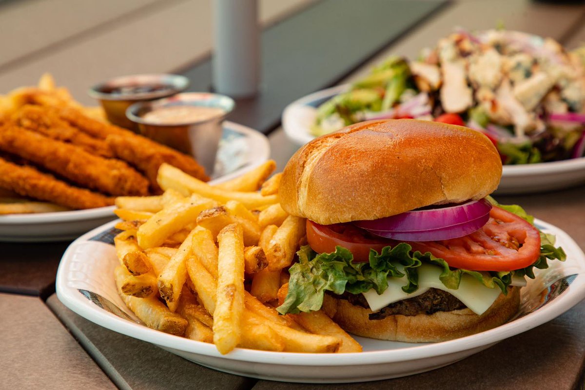 DC’s Restaurant and Bar is open daily at 11am for lunch! Located on the upper level of the McHenry Lodge, DC's Bar &amp; Restaurant offers a revamped menu of classic comfort food and a full bar.

View the full menu here: wispresort.com/DCs-Bar-and-Re…