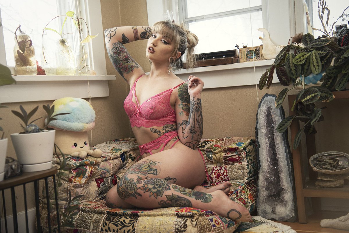 Follow the #linkbelow for #nude content  :)

linkr.bio/Aiden.adore