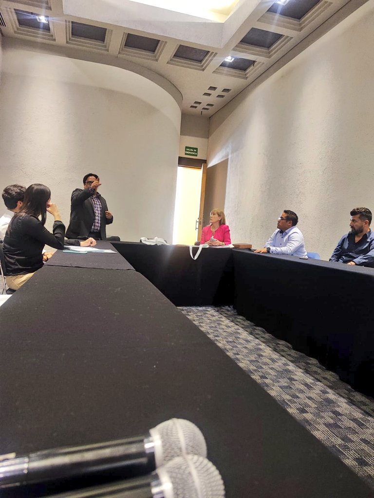 hectorgpergo's tweet photo. Tremendo recibimiento en Puebla, dónde presentamos el Encuentro Nacional de MIPyMEs ante autoridades. Y exploramos áreas de oportunidad en conjunto con @enlazadot @VivePuebla_CPT 
#HagamosHistoria #TodosSomosMéxico #EmpresasTrabajandoXTi https://t.co/TTiq9PsJBS
