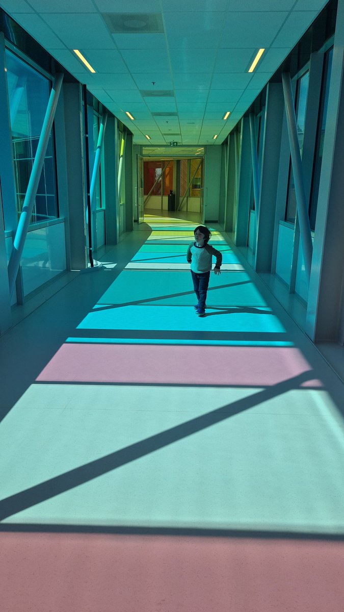 Werkpuntje voor <a href="/HetWKZ/">Wilhelmina Kinderziekenhuis</a> de parking voor ouders goedkoper maken. Ik betaalde 11 euro parking voor de groeihormoon testen van mijn zoontjes. Meer dan de vrijstelling soc. en fam. bijdrage die je ontvangt in België voor je kind met ernstige ziekte als je niet kan werken.