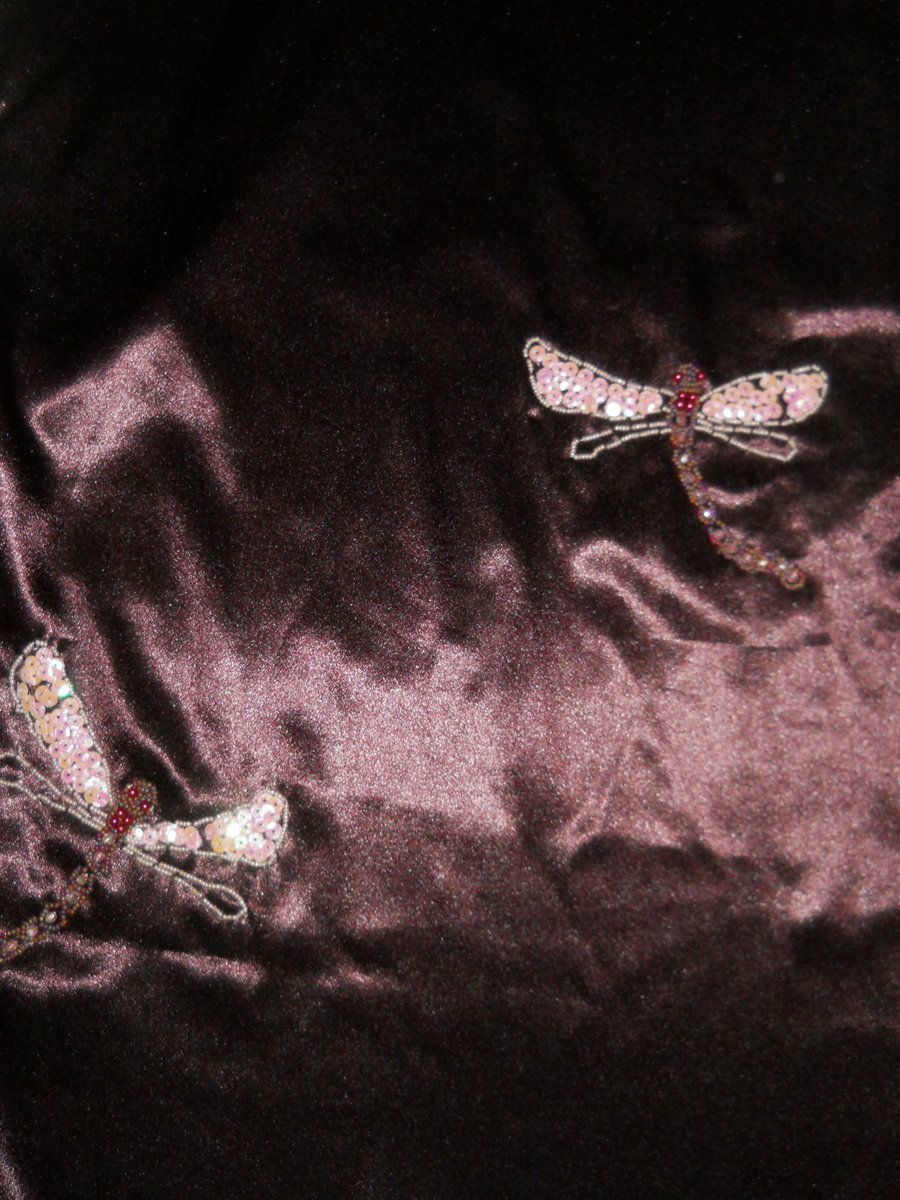 azya_mina's tweet photo. the satin slip skirts of your dreams 
https://t.co/ARC3TF75mo https://t.co/TTKcZRrG5V