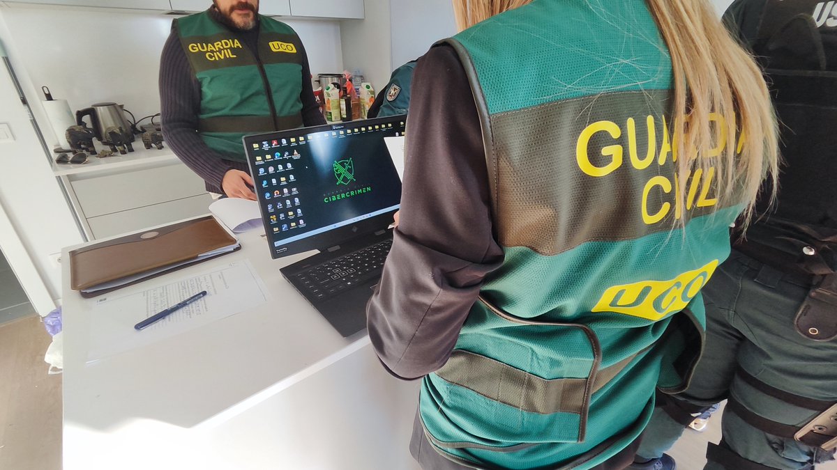 ClubdeFansUCO's tweet photo. Departamento Contra el Cibercrimen
Desarticulada una plataforma para robo de credenciales de acceso a servicios on-line en internet.
https://t.co/awOF9wO8qJ https://t.co/rVGGt9aqrU