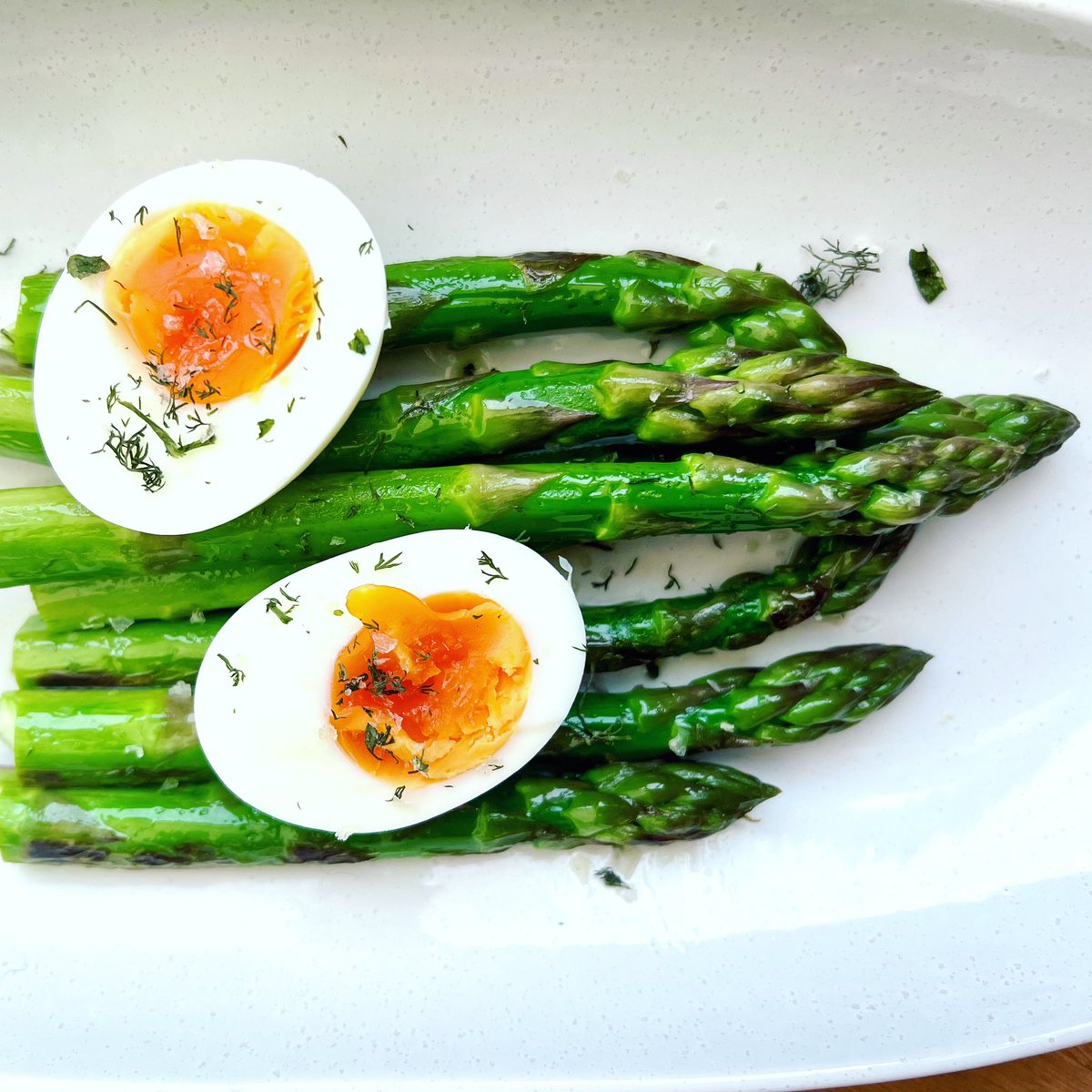 Bára (@barboratde) on Twitter photo First asparagus of the season with egg and <a href="/Olia_Hercules/">Olia Hercules 🇺🇦🇬🇧</a>’s salted herbs!
#cookforukraine #standwithukraine First asparagus of the season with egg and <a href="/Olia_Hercules/">Olia Hercules 🇺🇦🇬🇧</a>’s salted herbs!
#cookforukraine #standwithukraine