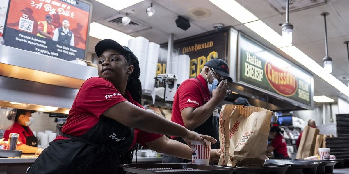رشد حقوق و دستمزد خصوصی در ماه مارس به 145000 نفر کاهش یافت !

بخش خصوصی ایالات متحده به طور قابل توجهی استخدام خود را در ماه مارس کاهش داد، زیرا زنجیره افزایش نرخ بهره در سال گذشته تلفات بیشتری را به فعالیت ها وارد کرد.

اشتغال بخش خصوصی تا اواسط ماه گذشته حدود 145,000 نفرکاهش