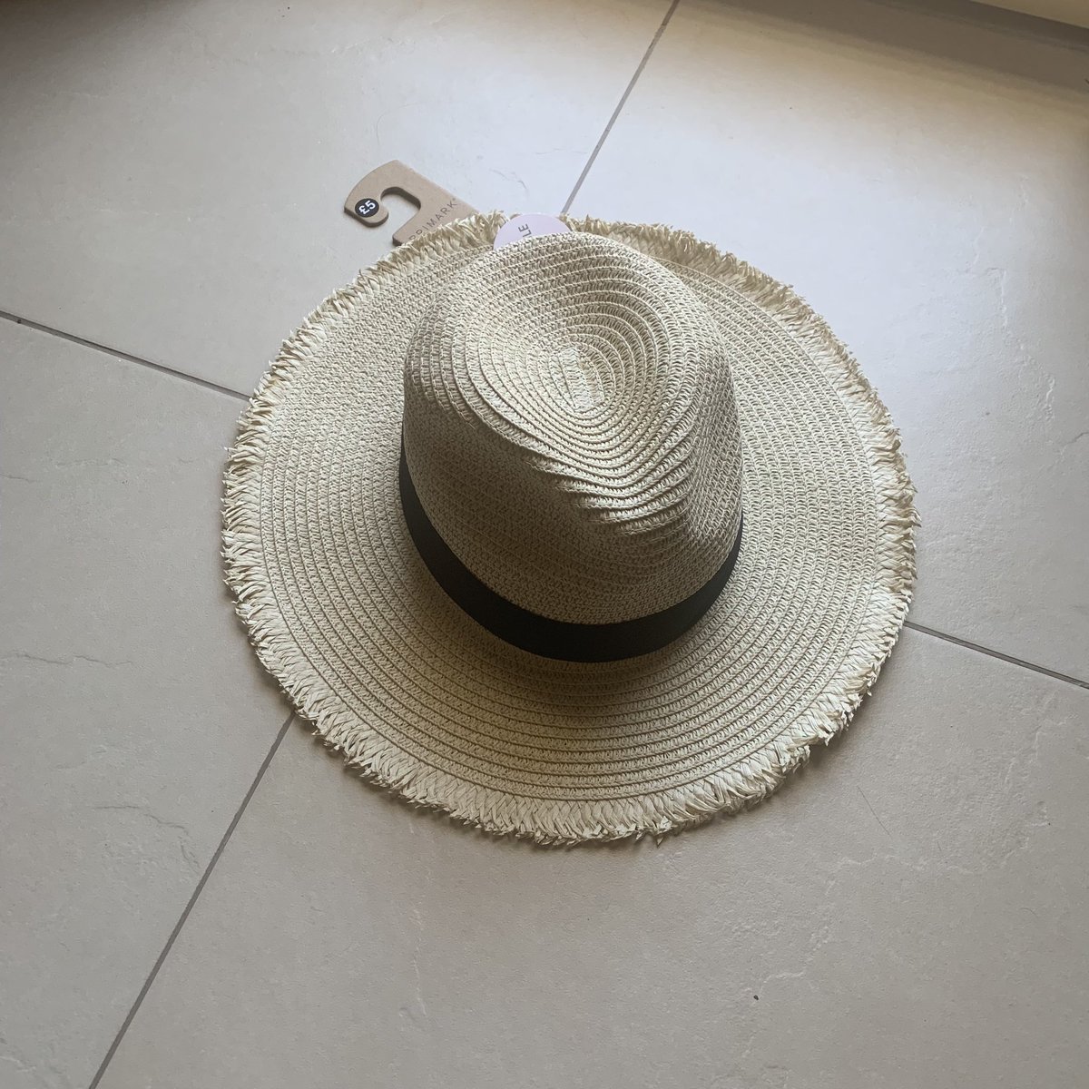 PresenterNicky's tweet image. The hat works! Says Packable on the label?! ? Is it really🤔… @Primark from UK-Abu Dhabi! Sorted! Ta..da…
