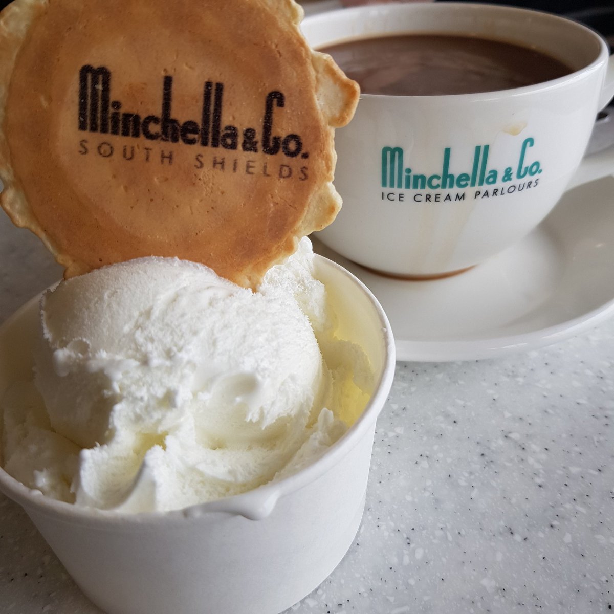 ChrisBridgett's tweet photo. The real ancestral home #SouthShields ... us sanddancers know the score when it comes to proper icecream #Minchellas https://t.co/PdM7XVtVqn