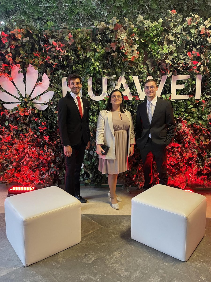 Four #CMUPortugal students received yesterday a
<a href="/Huawei/">Huawei</a> Seeds for the Future 2.0 grant!👏 
We are so happy to see the work of our Ph.D. candidates <a href="/ccarolcarreira/">Carolina Carreira</a> <a href="/cfpgomes/">Cláudio Gomes</a> <a href="/luisfgomes24/">Luís F. Gomes</a> and Manuel Carneiro distinguished among 5300 applicants! 
ℹ️cmuportugal.org/63g7