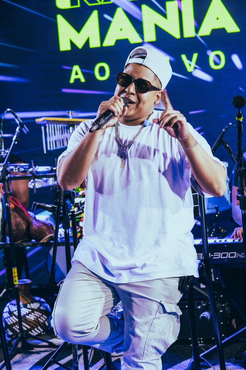 joaopedro_twt's tweet photo. Mais um @radiomaniabrasil, dessa vez com o time completo!🙏🏽
Cantamos várias do nosso DVD que está vindo por aí, já já vcs poderão curtir a versão exclusiva, hein!
É sempre um sonho realizado tocar nesse lugar.
VALEU, MANIA!💙
#cajunamania #cajupromundo https://t.co/DDkjLmv8vh