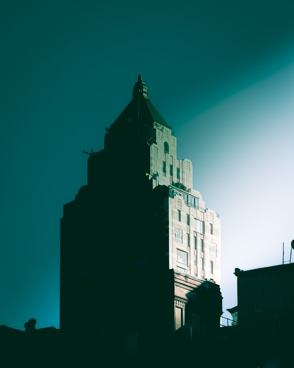 respectrobots's tweet photo. Light and Shadow
.
.
#newyorkphotography #nycity #nyc #newyorkcity
#newyork #respectrobots #visualcomposer #photographer #artist https://t.co/oeC3n2eXCJ