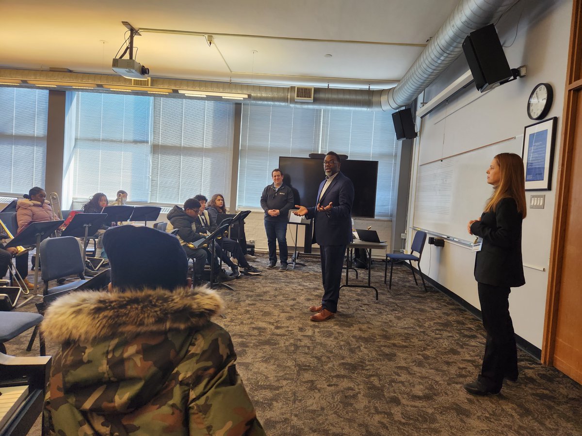 OneCityVCM's tweet image. Congratulations to the newly elected Mayor of Chicago, Brandon Johnson, pictured here addressing One City Jazz students earlier this semester.