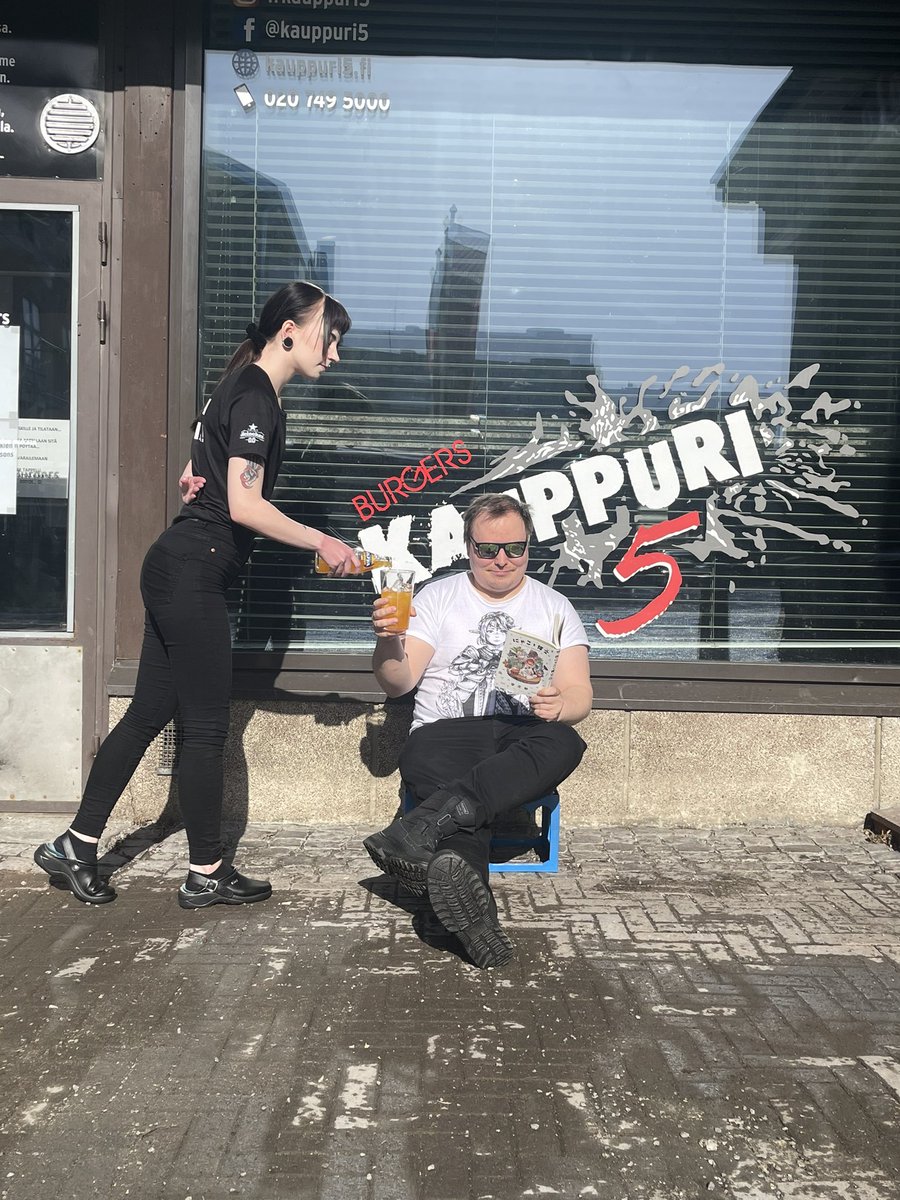 Se ois kesä täällä ihan kohta! <a href="/Spiduu/">spidu</a> korkkas patiokauven jo!