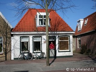 aandeFrieseKust's tweet photo. | #LastminuteVlieland #Vlieland
| vakantiehuis Vlierus
| midweek 250 Euro/2p
| ma 17/04 - vr 21/04
-
Midweek op Vlieland - Wordt het Fietsen, Wandelen of een Terrasje pakken (of allemaal). 
Kom genieten va...
-
| https://t.co/E2bLIaXruS https://t.co/Msbpk6NQqV